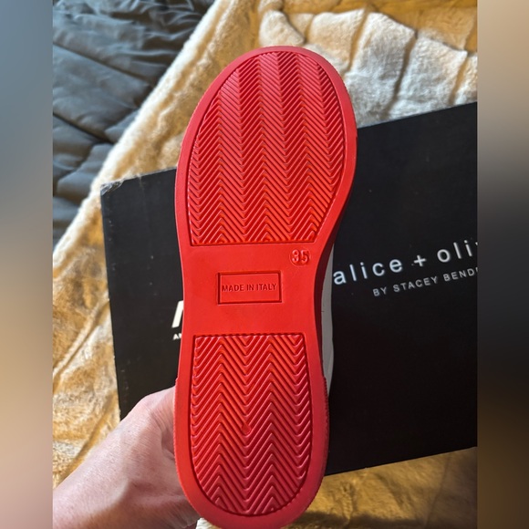 NIB Alice and Olivia Thea Sneaker - Picture 4 of 8